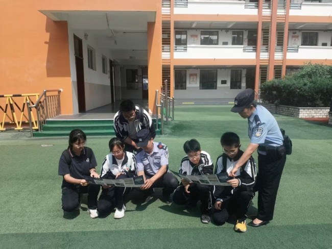 陕西府谷县公安局城关派出所:开学反诈第一课 筑牢校园“安全墙”