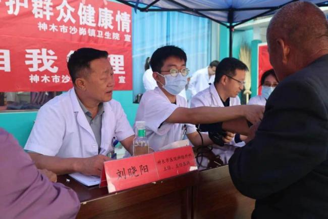 神木：人才组团送医下乡 义诊服务温暖民心