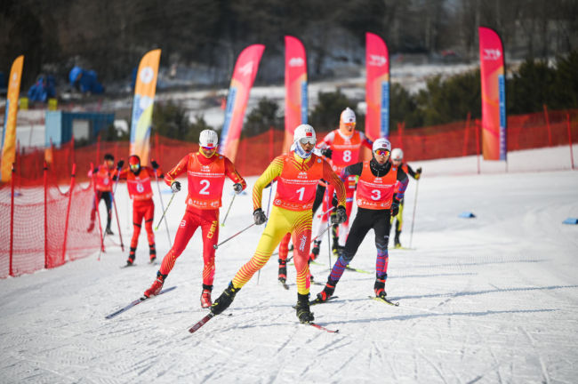 中国青少年滑雪公开赛总决赛在北京落幕