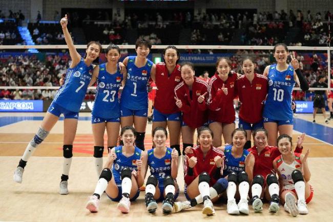 中国女排3：0击败日本队世界女排联赛四战全胜
