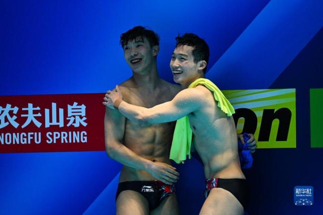 游泳世锦赛男子双人3米板决赛：龙道一/王宗源夺冠