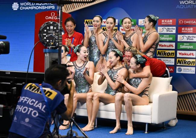 游泳世锦赛中国花游队卫冕集体自由自选金牌