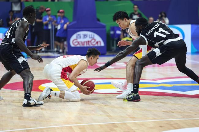 篮球世界杯 | 中国男篮，倒在三分线上