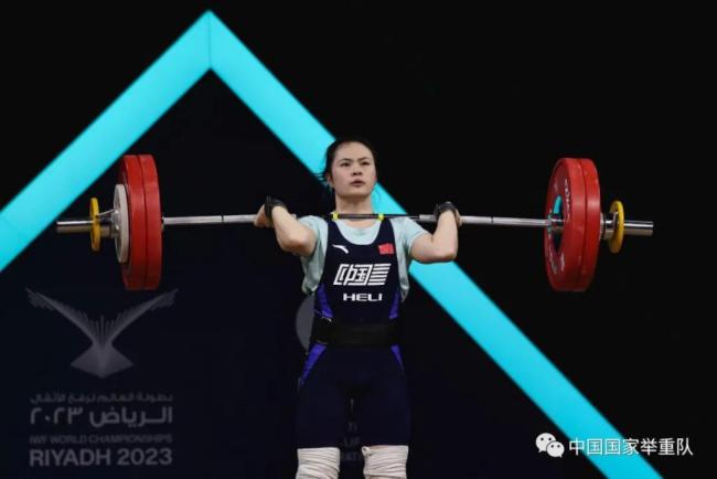 举重世锦赛：罗诗芳包揽奥运项目女子59公斤级三金
