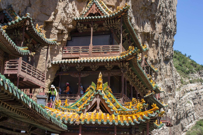 Must-visit Attractions in Shanxi Province:  Hanging Temple