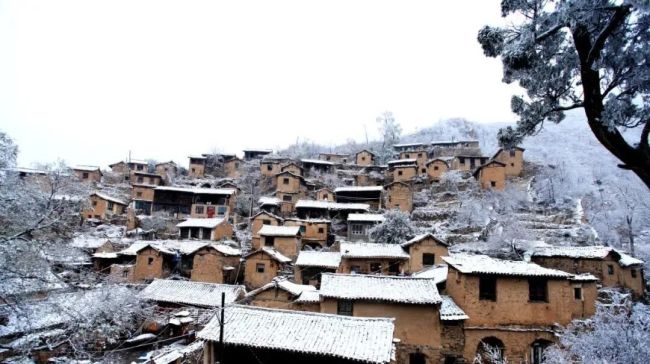 Savoring Antiquity in Winter Shanxi · Yangquan