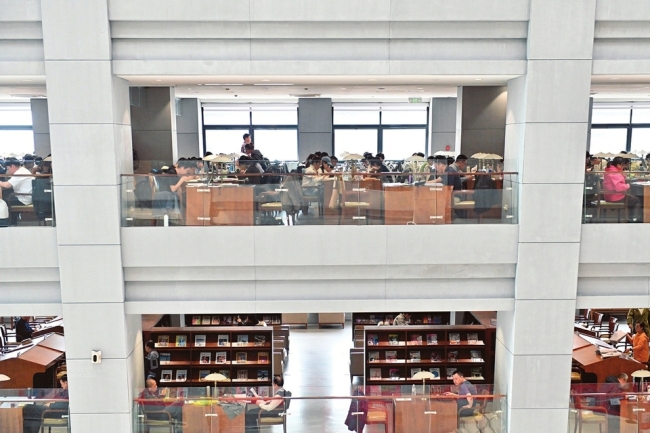 一隅静读 满城书香一隅静读 满城书香