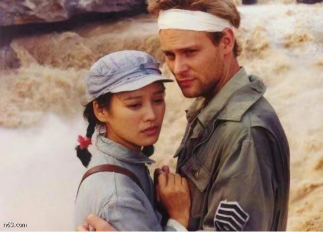 Hukou Waterfall: The Tragic Stage of Lovers' Grief over the Yellow River, A Majestic Screen Poem Between Heaven and Earth