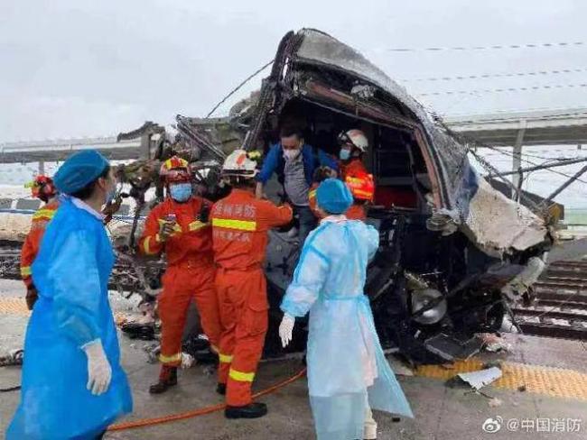 D2809列车司机叫杨勇 危急时刻撂下生命中最后一把闸