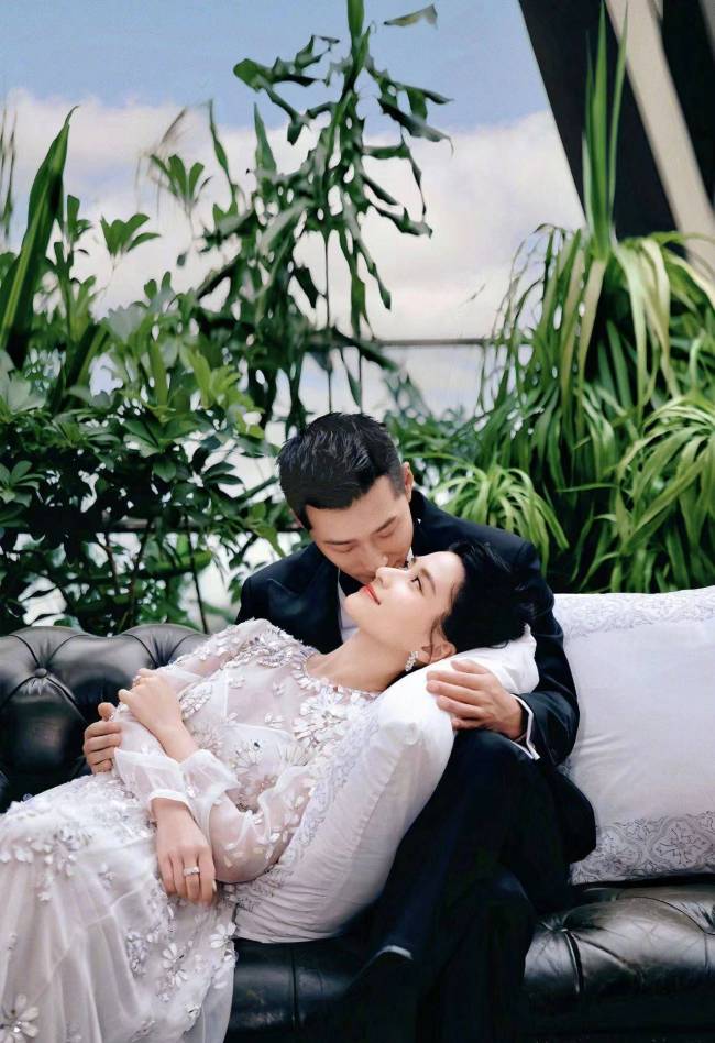 窦骁何超莲婚房价值8个亿？网友：窦骁的票房加起来还没有这个数