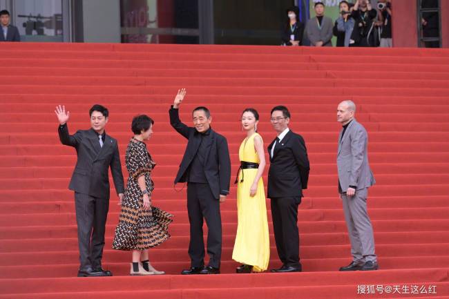 陈凯歌主动握手，张艺谋求合作，是谁把张颂文架在火上烤？
