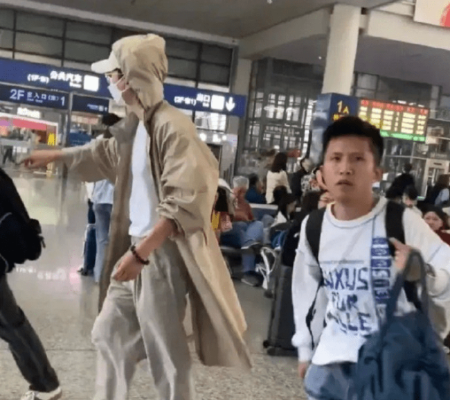 张杰谢娜事件后续来了，娱记曝助理不会丢饭碗，原来是亲戚关系