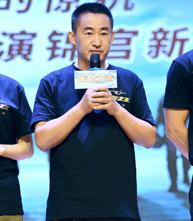 真事、真机、真还原，《长空之王》领跑五一预售榜，众明星打call