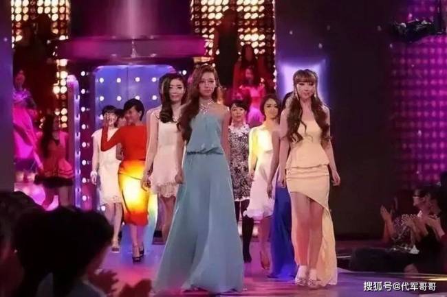 13年前，“宁愿坐在宝马车里哭”的拜金女马诺，如今35岁嫁入豪门了吗？