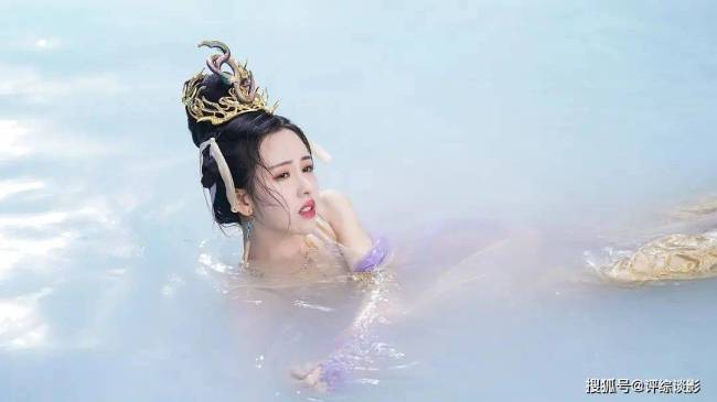 《长月烬明》叶冰裳：你若有我一半经历，未必有我一半善良