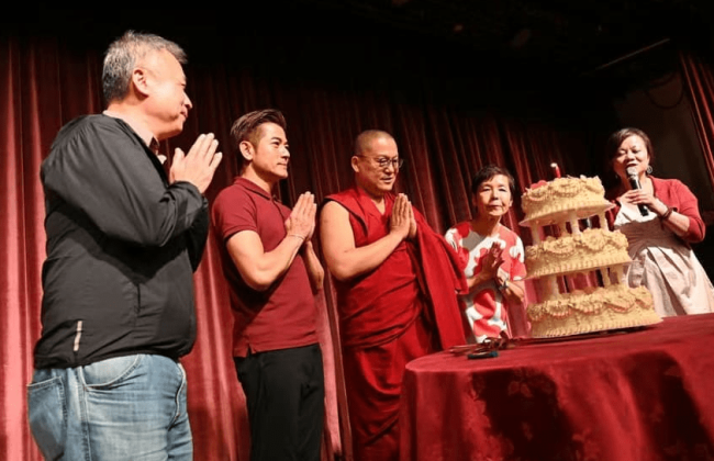 郭富城为活佛庆生坐C位，入佛门22年法号曝光，曾被传拜佛求子