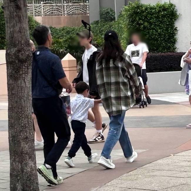 乐基儿自揭婚变后又与“老公”合体带娃，二人关系谜团太多