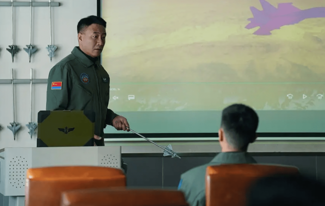 真事、真机、真还原，《长空之王》领跑五一预售榜，众明星打call