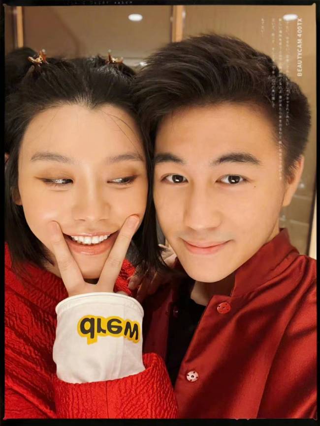 老公何猷君去看王嘉尔演唱会，奚梦瑶却在苦读，这怎么能开心起来