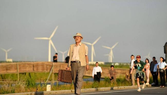 看了《川流不“熄”》，我整个破大防，还有什么比爷孙情更催泪的