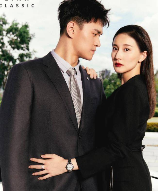 张豆豆婚后发福明显与孙杨出游穿的像孕妇装用包遮肚引猜想