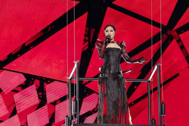 杨千嬅巡演时隔五年回归成都，全粤语歌单获歌迷认同