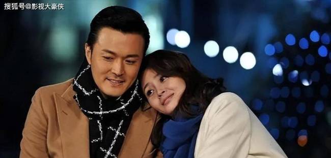 演员于小伟：和高圆圆分手后，转头娶平凡妻子，现在怎么样了？