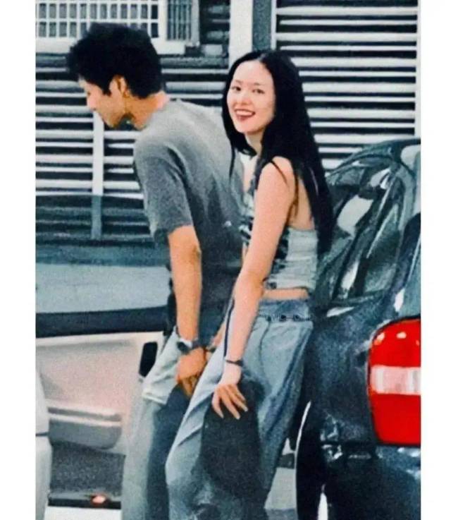 霍震霆9字回应小儿子求婚成功，40岁二儿子至今单身是“遗憾”