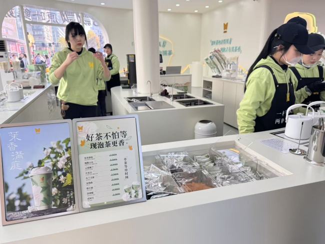 首家奶茶店落子杭州 冲泡奶茶“鼻祖”香飘飘为何进军线下现制奶茶业务