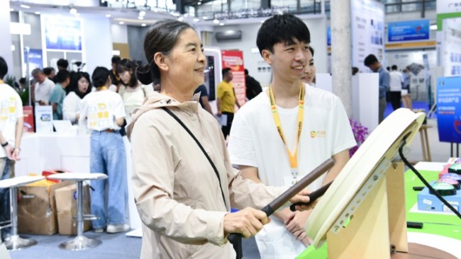 左学金:银发经济高质量发展,需要共识凝聚与资源引导