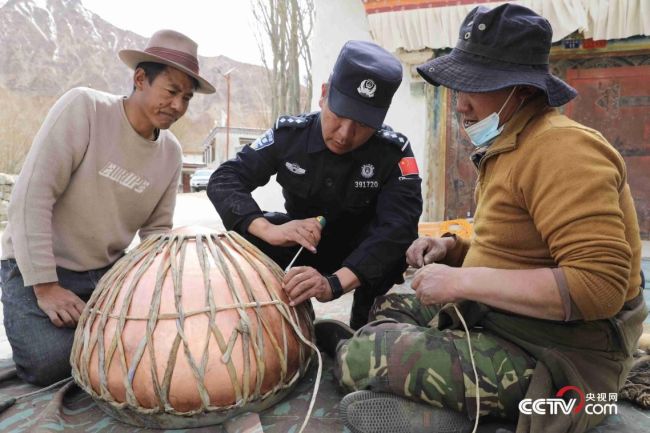 土旦次旺：西藏普兰中尼边境线上的“翻译官”