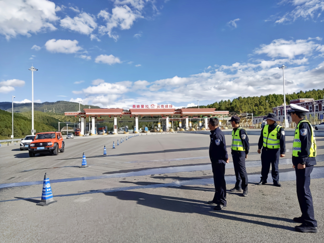 香丽高速单日车流量创新高