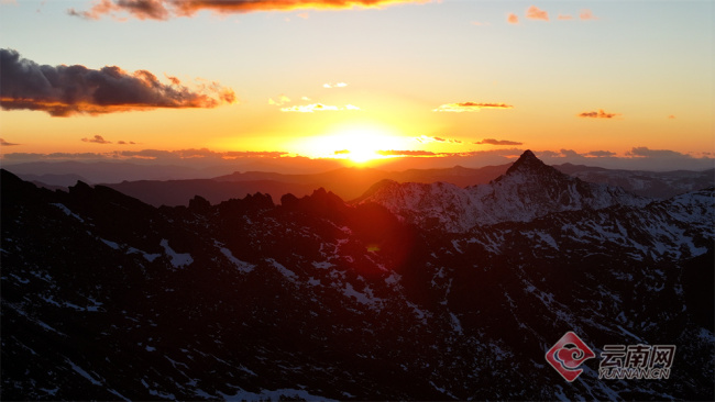 哈巴雪山迎来最佳登山季