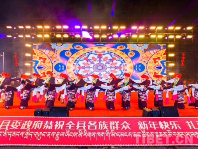 龙行龘龘福来啦 喜气洋洋中华年