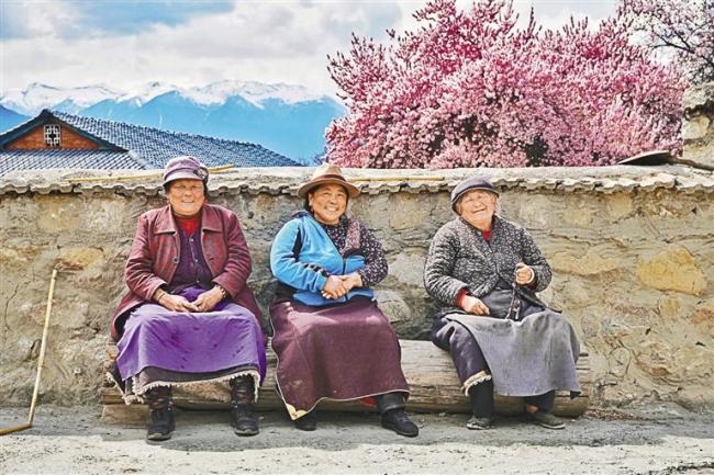 绘就幸福新画卷