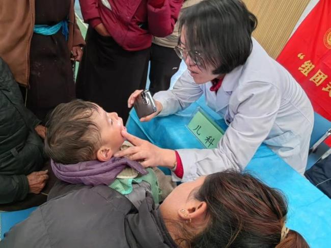【援藏情怀】 北大医院援藏医疗队：真心真情真服务，送医送药送健康 