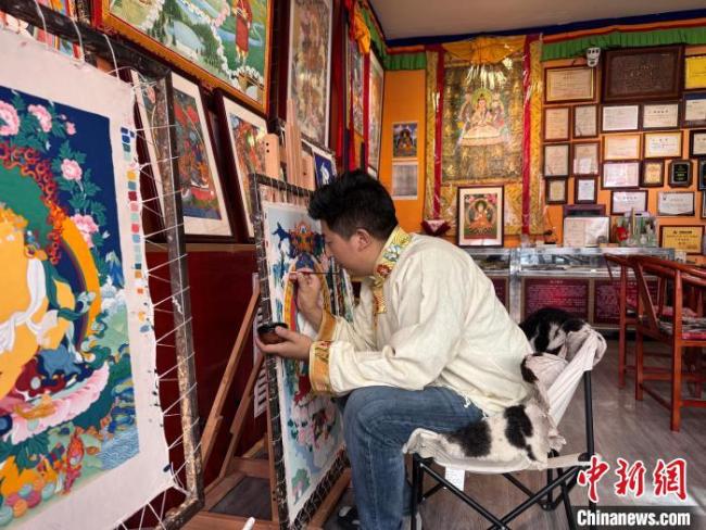 千年瑰宝甘南藏族唐卡“破圈”成新宠