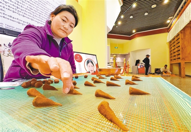 “传统＋科技”沉浸式体验 跨越时空的文博之旅