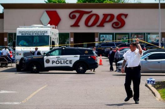 美国超市枪击案10名死者均为非裔 枪手18岁直播暴行