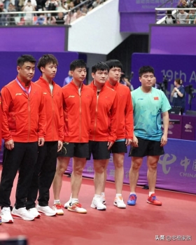 教练王皓谈国乒男队夺冠：对樊振东王楚钦马龙一顿猛夸，队员却很低调