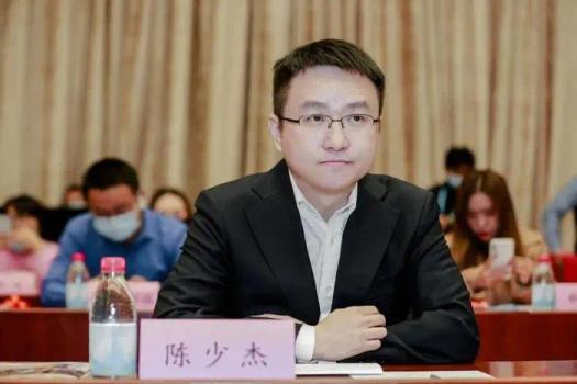 输完200亿的大佬，消失在自己的赌局里