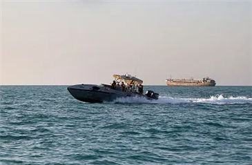 胡塞武装称袭击三艘船只，目标涉美以船只及违规货轮