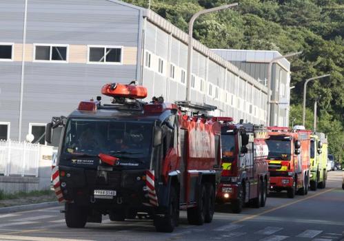 直击韩国电池工厂火灾救援 超20人遇难