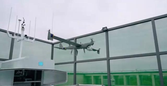 上海首架固定翼警用无人机启用 高速公路巡航新利器