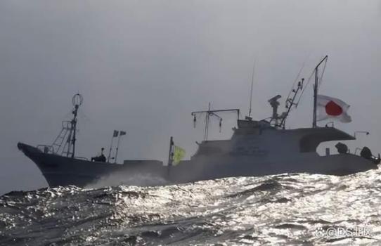 日船只非法进入钓鱼岛领海 中国海警驱离 坚决捍卫领土主权