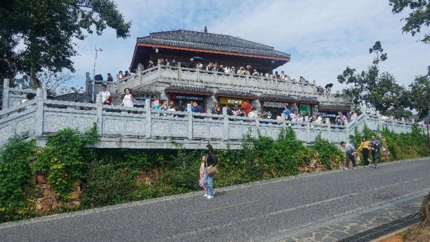 长沙橘子洲景区今日预约已满 网红景点迎客忙