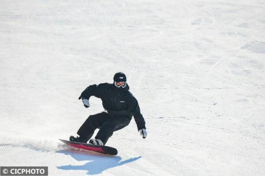 冰雪运动活力足 冷气不减火热心 全民乐享冬日激情