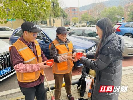 元宵節(jié)致敬每一位家國守護者 溫暖湯圓傳遞關(guān)愛