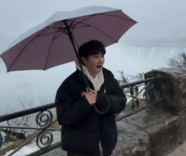 周深回归《跑男》肉眼可见的开心，网友：真的太可爱了