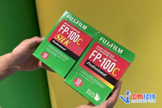 撕拉片為何火了 復(fù)古潮流帶動高價相紙